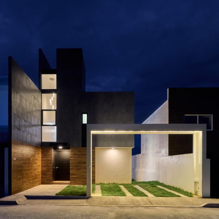 Fachada. Casa V8 por Racma Arquitectura en Estado de México