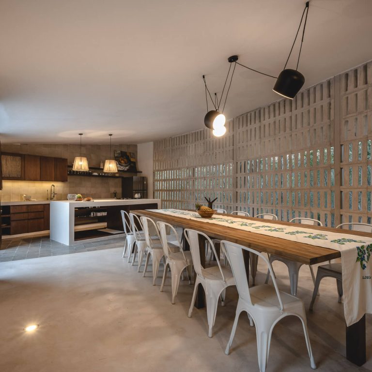 Casa Xcunyá en Yucatán. cocina, comedor, celosia
