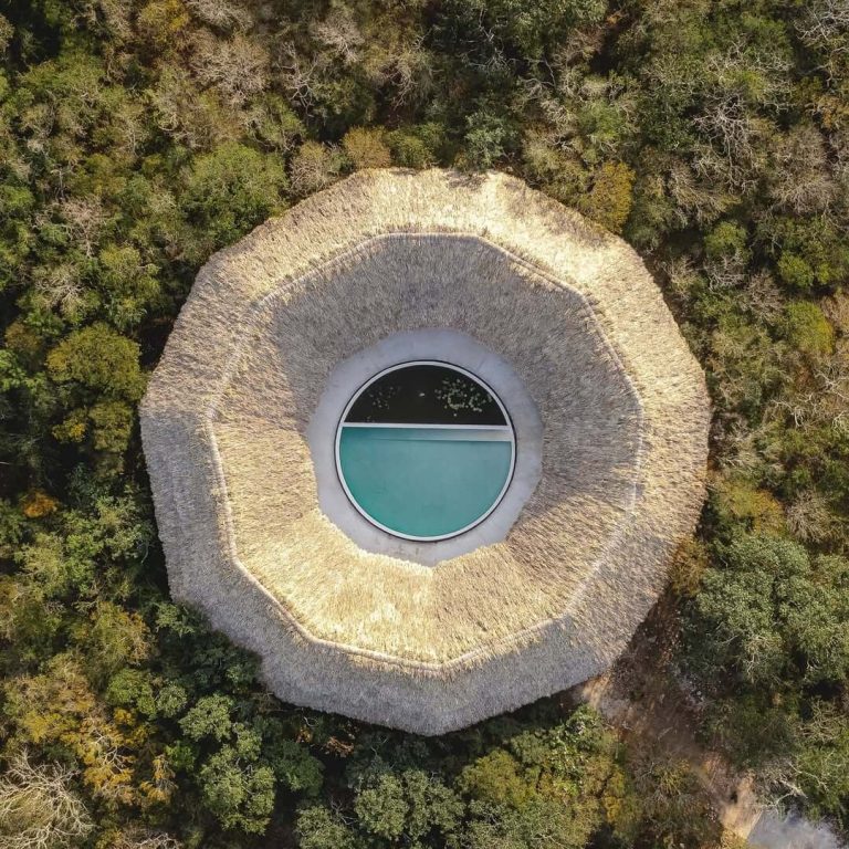 Casa Xcunyá en Yucatán. vista aérea, casa entre la selva