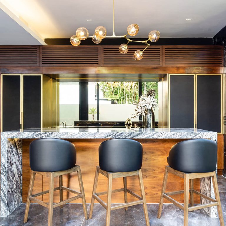 Casa Yaaxché en Yucatán, Barra de cocina moderna