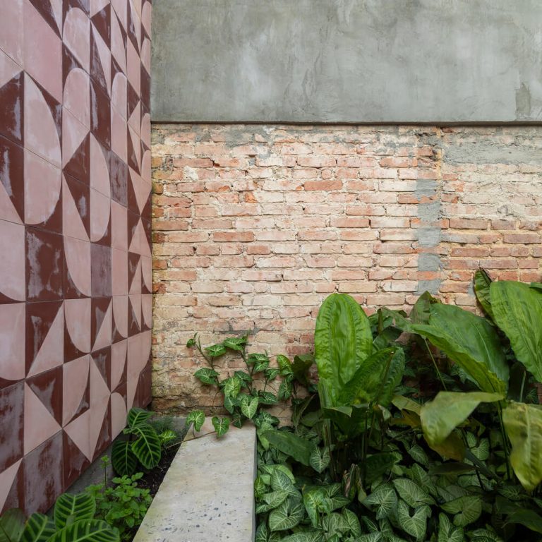 Casa de Marcos y de Júlia por Goiva Arquitetura: Ampliación Vertical y Diseño de Rooftops en São Paulo
