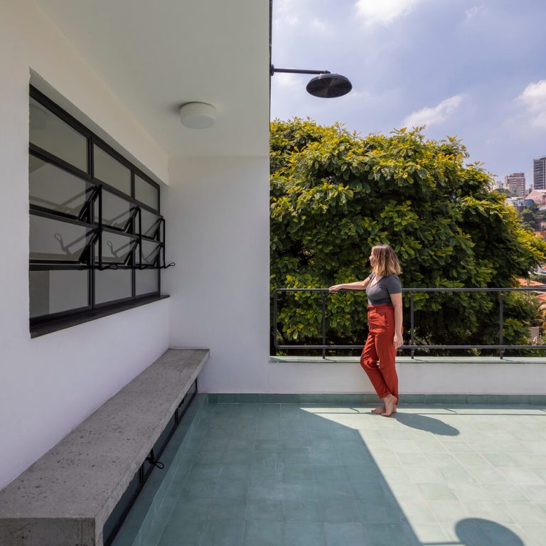 Casa de Marcos y de Júlia por Goiva Arquitetura: Ampliación Vertical y Diseño de Rooftops en São Paulo