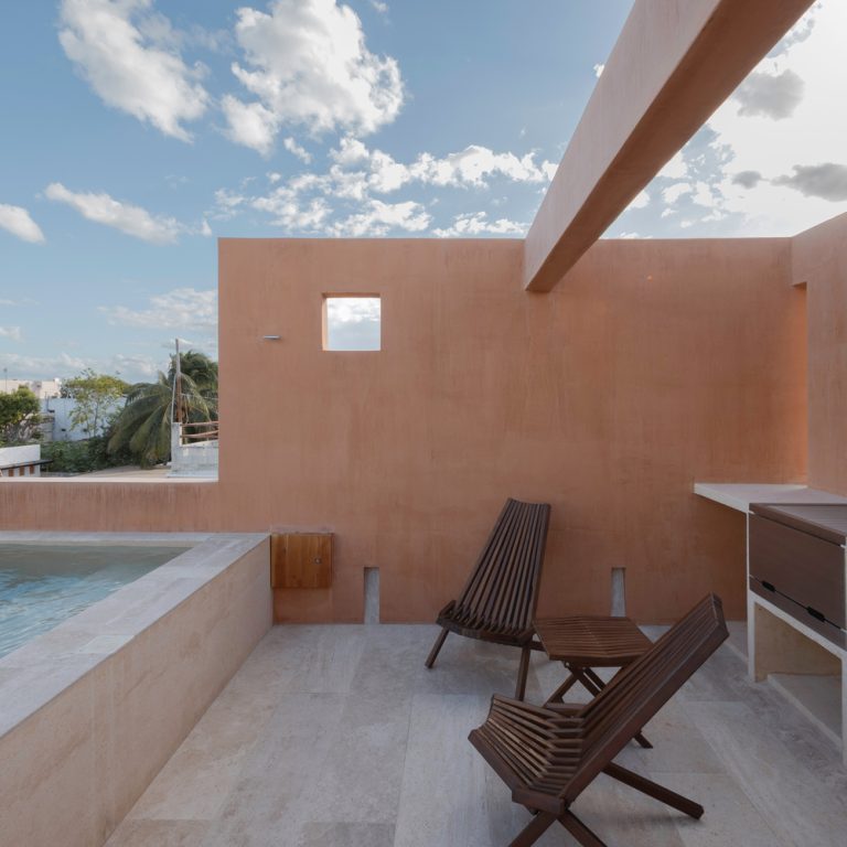 Minimalista y Contextual | Casa de Puerto por TACO Arquitectura en México