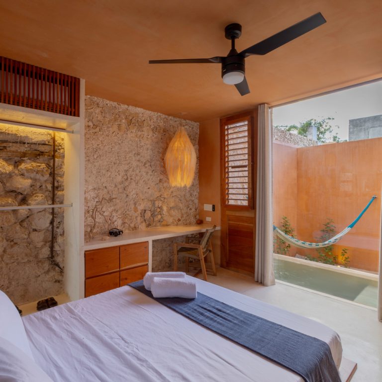Minimalista y Contextual | Casa de Puerto por TACO Arquitectura en México