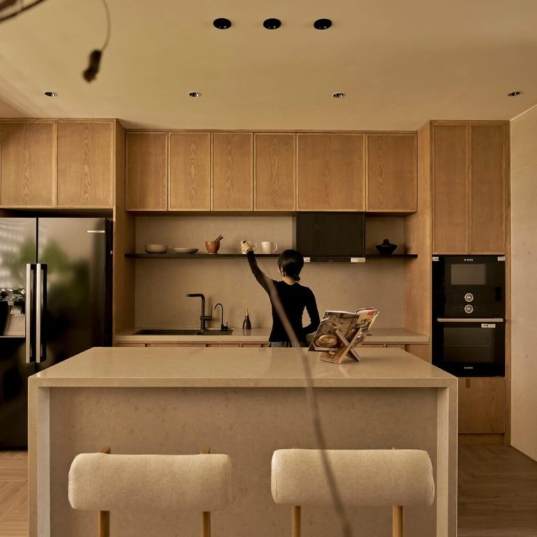 Casa del Pulpo en Vietnam: Diseño Multifuncional por TAR. DISEÑO CHITECT