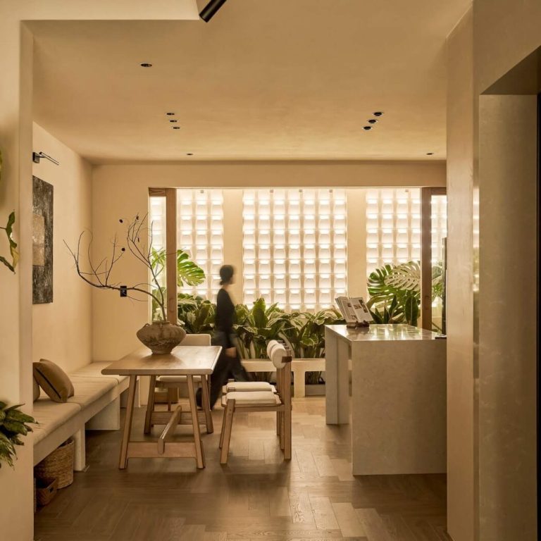 Casa del Pulpo en Vietnam: Diseño Multifuncional por TAR. DISEÑO CHITECT