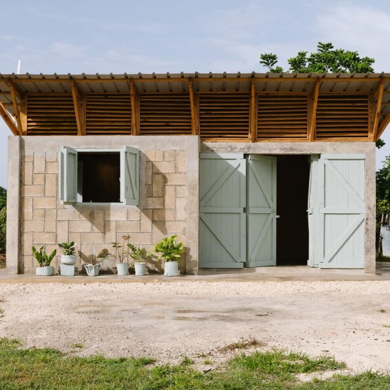 Casa del maestro en República Dominica por Øblicuo
