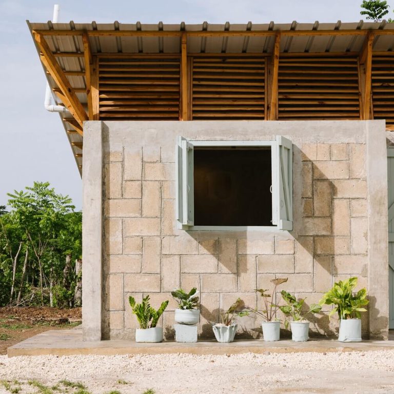 Casa del maestro en República Dominica por Øblicuo