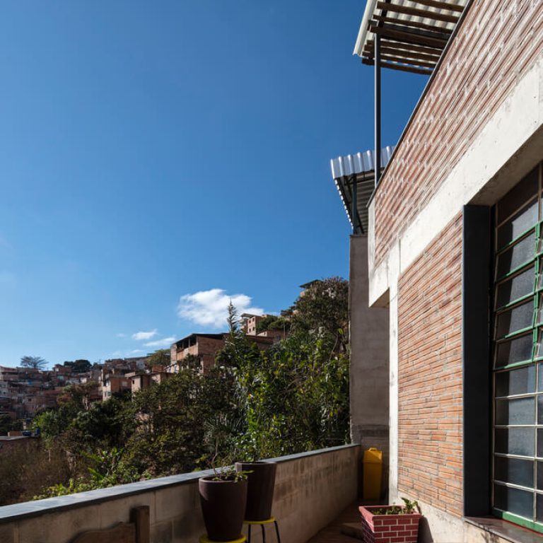 Casa en Pomar do Cafezal en Brasil por Colectivo LEVANTE - Fotografía de Arquitectura