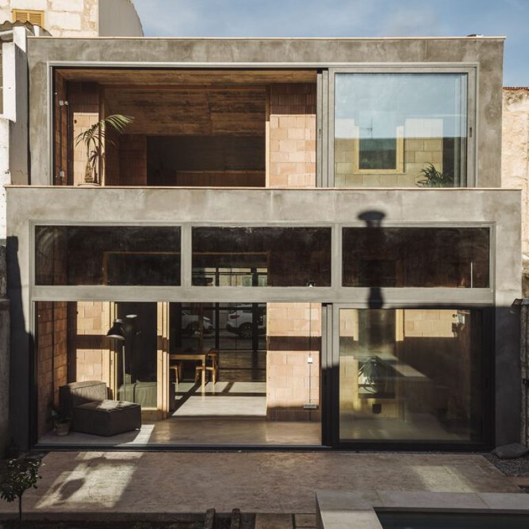 Casa en bateria en España por NORA studio- Fotografía de Arquitectura