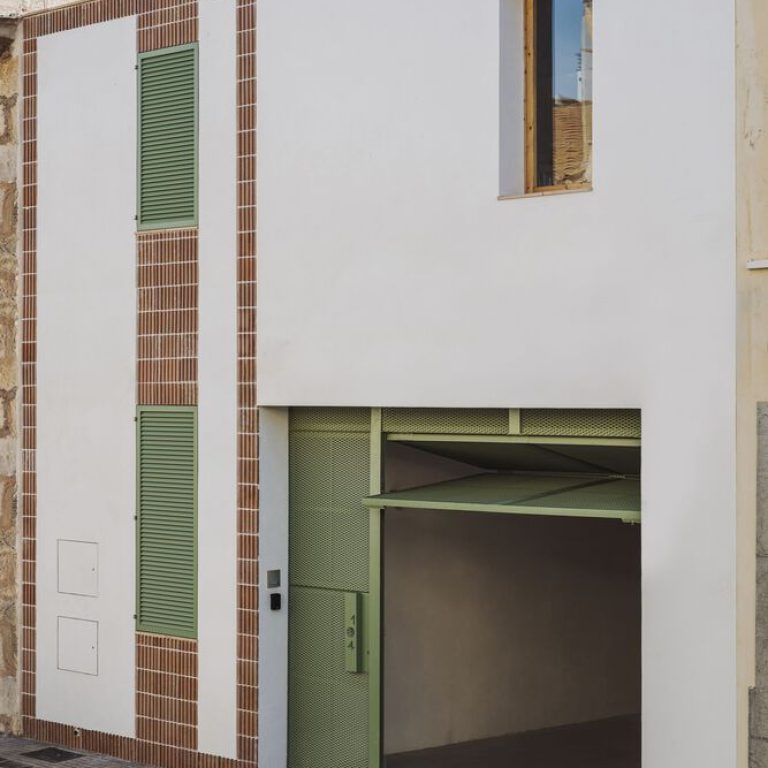 Casa en bateria en España por NORA studio- Fotografía de Arquitectura