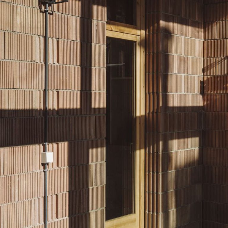 Casa en bateria en España por NORA studio- Fotografía de Arquitectura