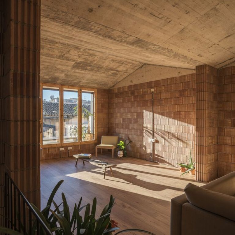 Casa en bateria en España por NORA studio- Fotografía de Arquitectura