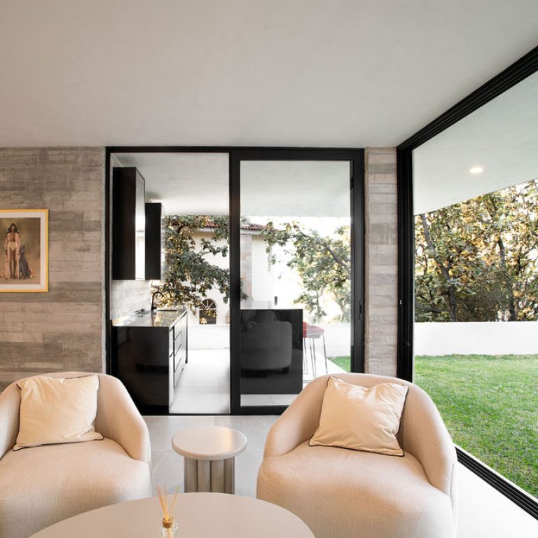 Casa entre arboles por IMA taller de arquitectura