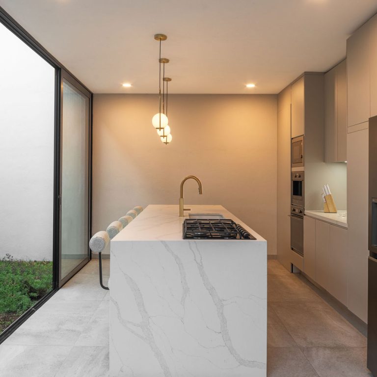 Casa entre arboles por IMA taller de arquitectura