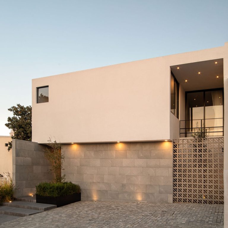 Casa entre arboles por IMA taller de arquitectura
