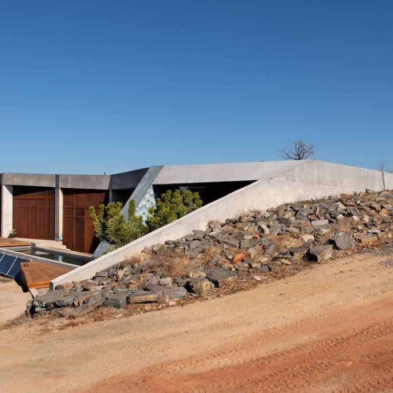 Casa morada escondida por Taller de Terreno en Baja California Sur