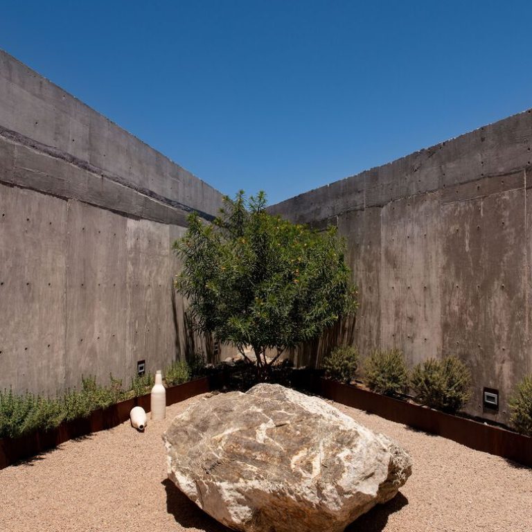 Casa morada escondida por Taller de Terreno en Baja California Sur