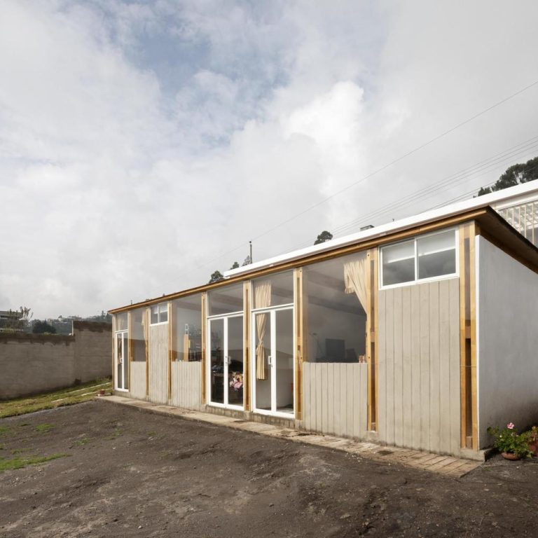 Casa rampa en Ecuador