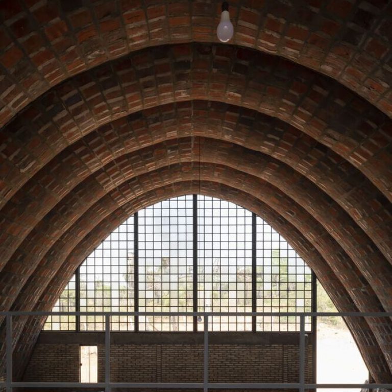 Casa taller el caparazón en Paraguay