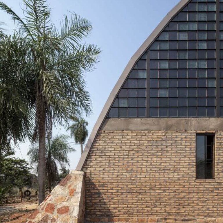 Casa taller el caparazón en Paraguay