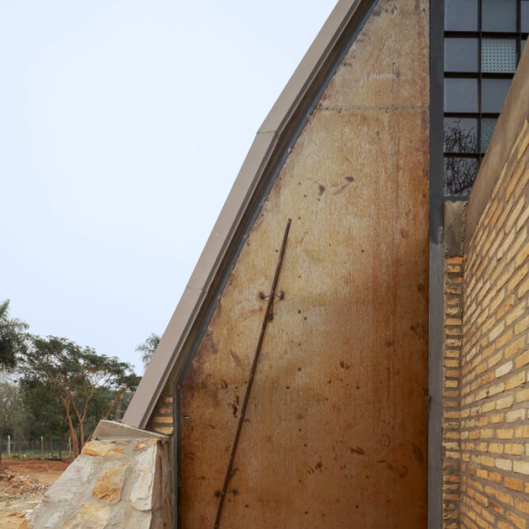 Casa taller el caparazón en Paraguay