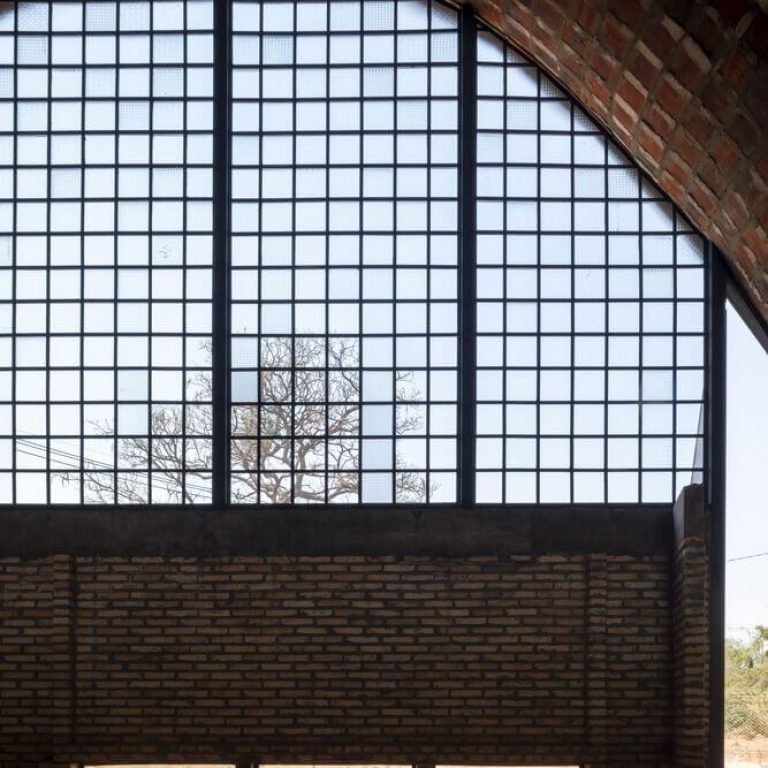 Casa taller el caparazón en Paraguay