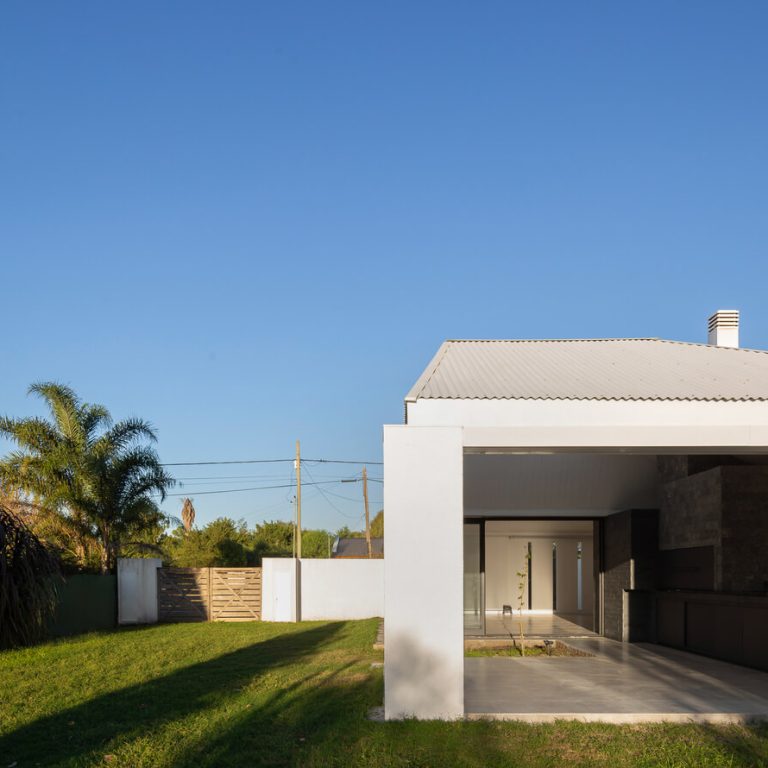 Casa y quincho Talacasto etapa I en Argentina por Estudio 2(A) DosArquitectas - Fotografias de arquitectura