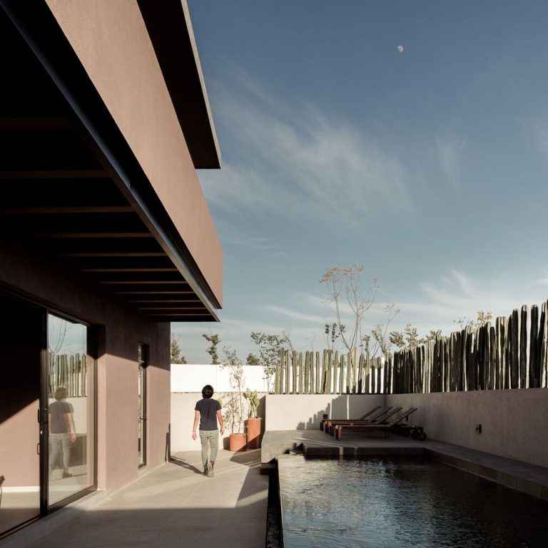 Casco Parque México: Arquitectura de Equipamiento y Casa Club por MXTAD