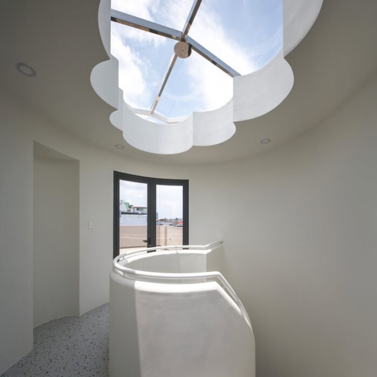 Cloud House por ROOM+ Diseño y Construcción