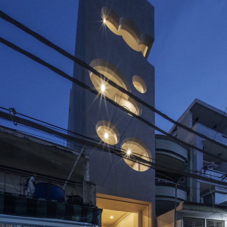 Cloud House por ROOM+ Diseño y Construcción
