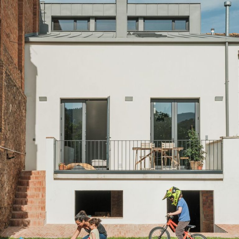 De garaje a casa en España
