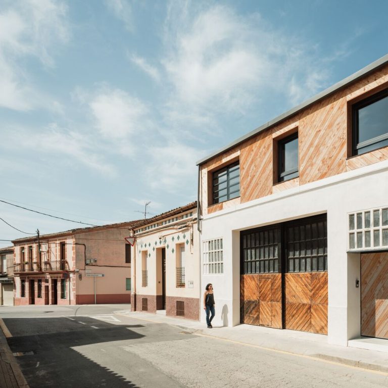De garaje a casa en España