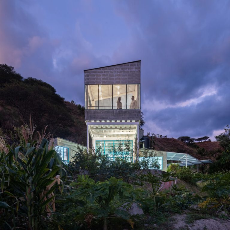 Free House en Ecuador por Chip Studio - Fotografía de Arquitectura