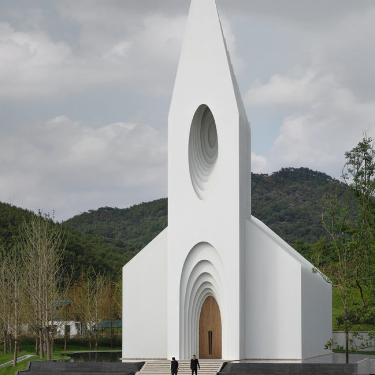 La Iglesia de la Cámara en China por BUZZ - Büro Ziyu Zhuang