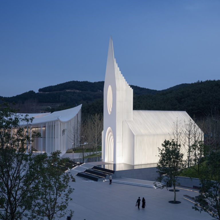 La Iglesia de la Cámara en China por BUZZ - Büro Ziyu Zhuang