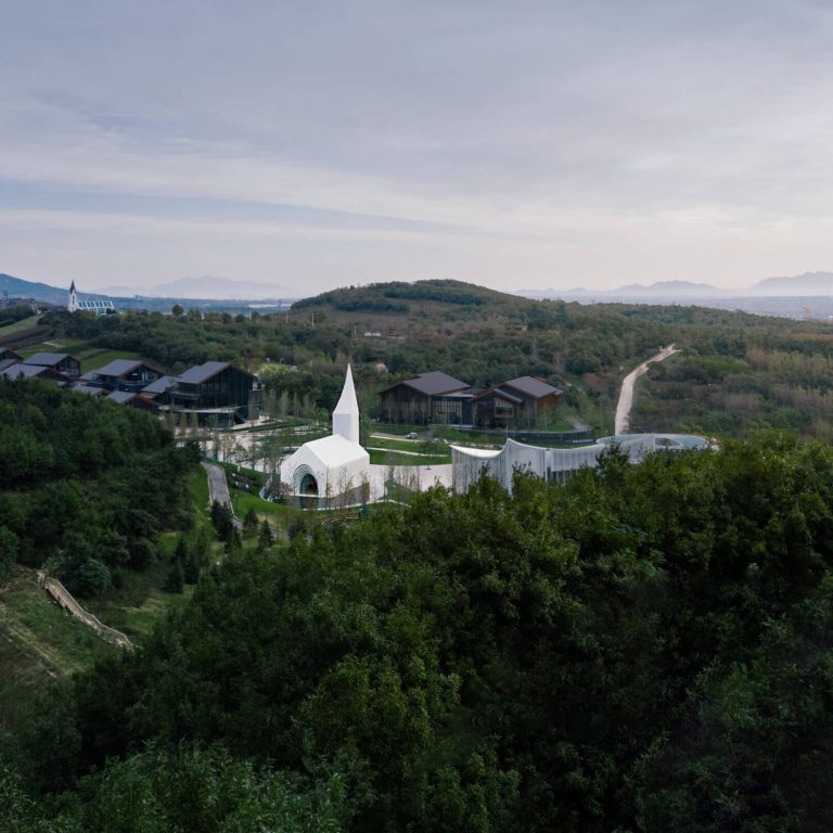 La Iglesia de la Cámara en China por BUZZ - Büro Ziyu Zhuang