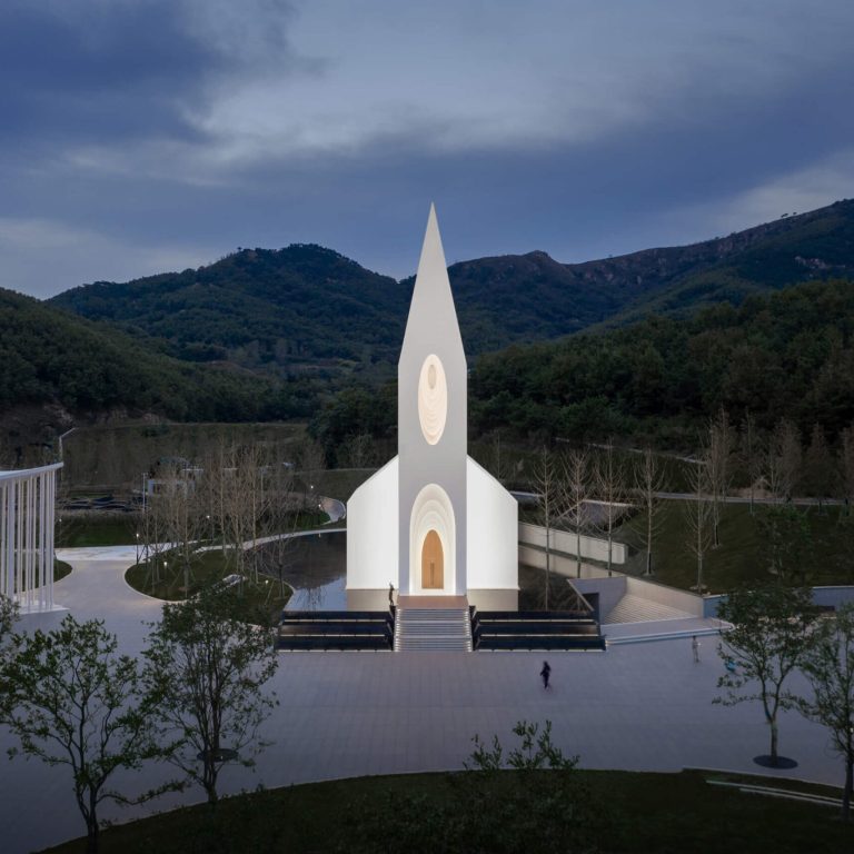 La Iglesia de la Cámara en China por BUZZ - Büro Ziyu Zhuang