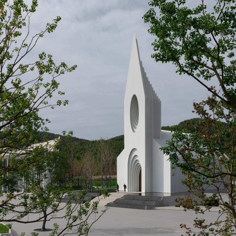 La Iglesia de la Cámara en China por BUZZ - Büro Ziyu Zhuang