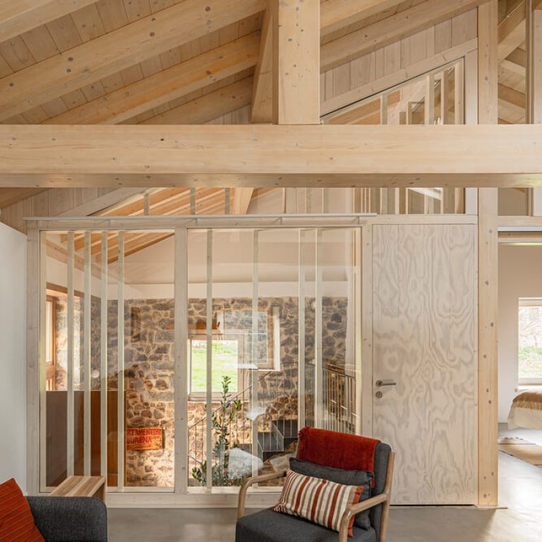 Luarna House en España