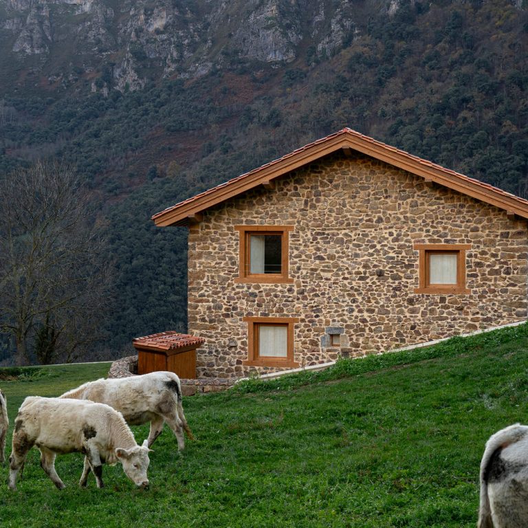Luarna House en España