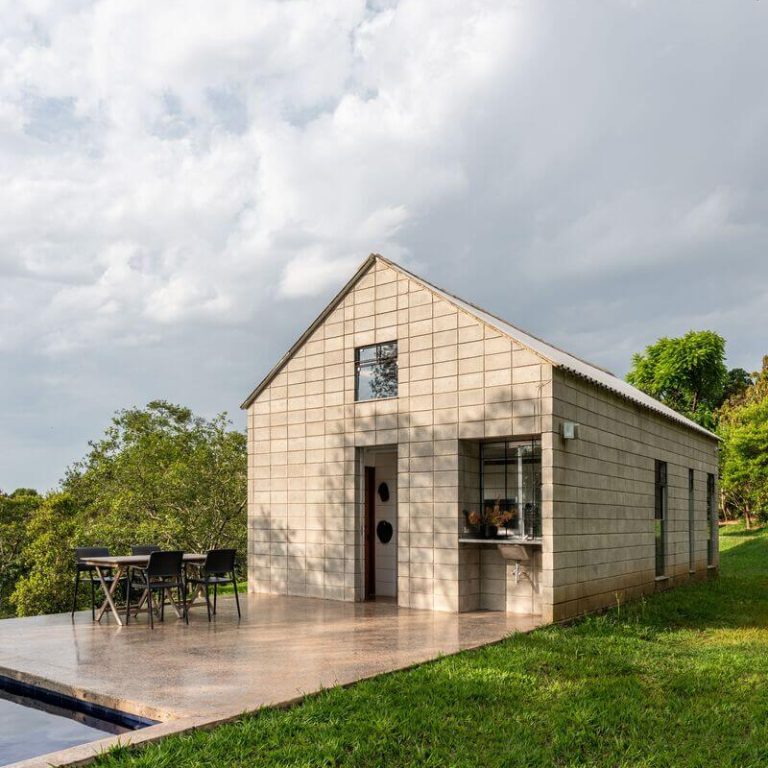 MI Casa, fachada vista lateral