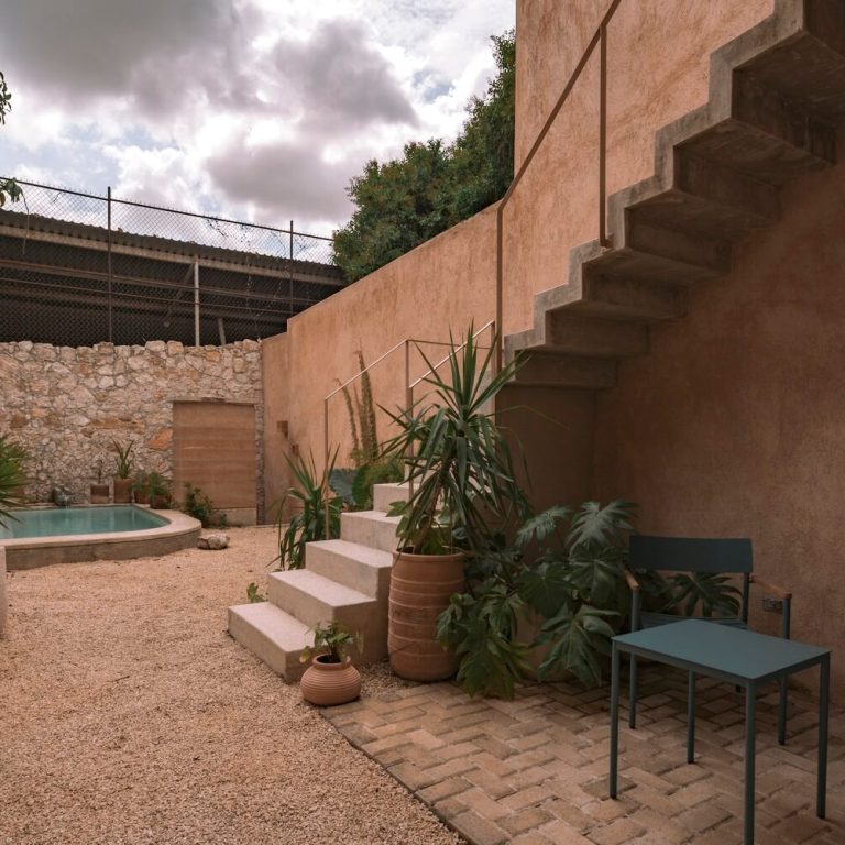 patio, piscina, escalera de concreto