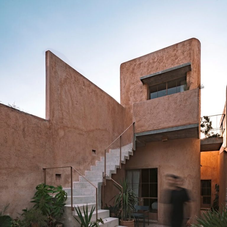 Patio, jardin, escalera de concreto