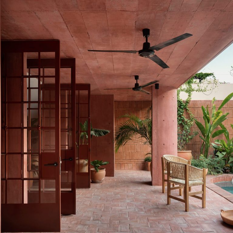 Red House en Huatulco: Arquitectura de Concreto Pigmentado | Ángel García