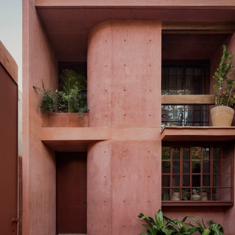 Red House en Huatulco: Arquitectura de Concreto Pigmentado | Ángel García
