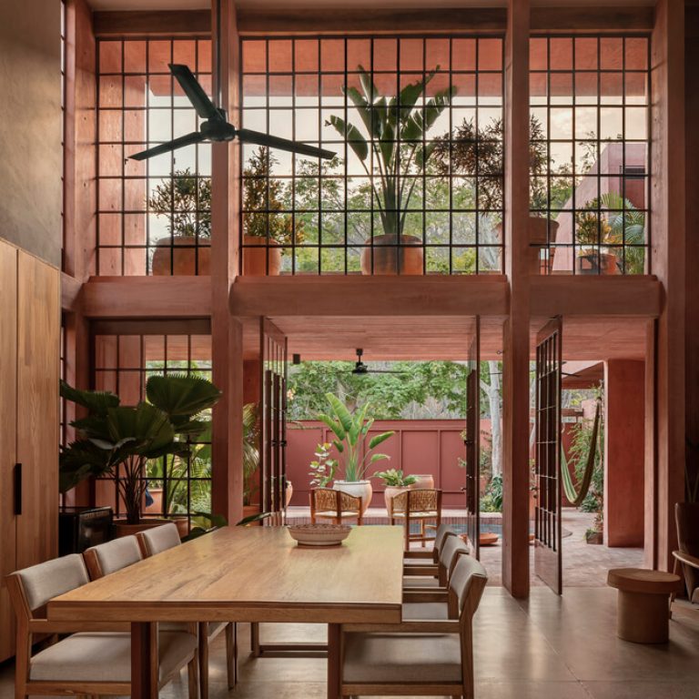 Red House en Huatulco: Arquitectura de Concreto Pigmentado | Ángel García