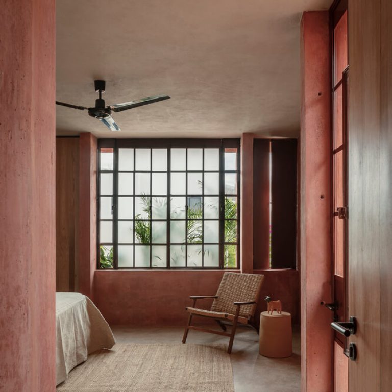 Red House en Huatulco: Arquitectura de Concreto Pigmentado | Ángel García