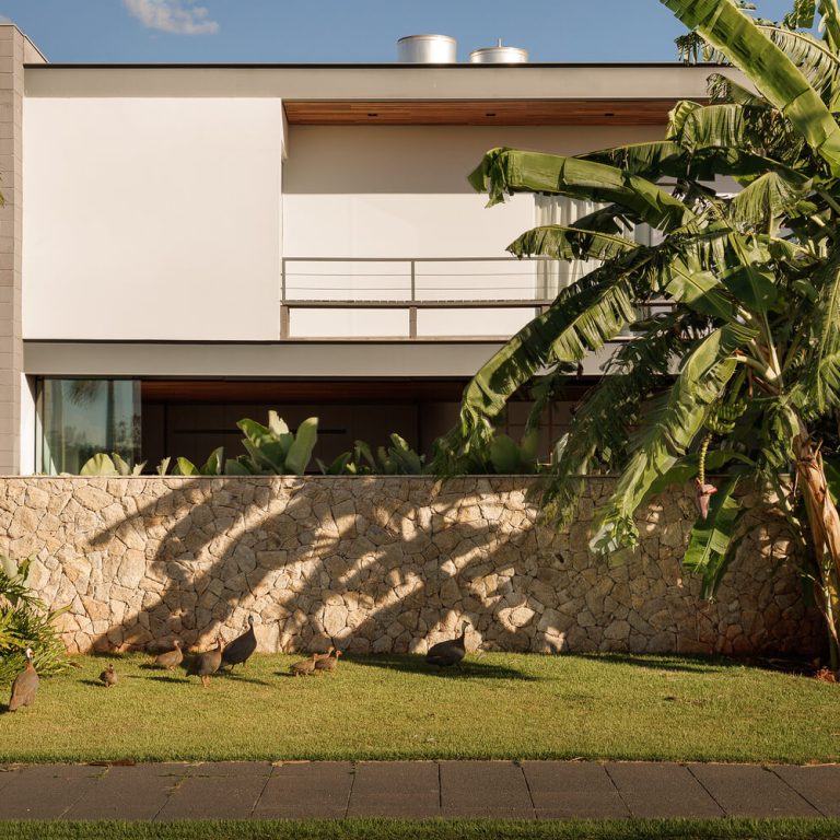 Residência São José en Brasil / Rafael Pinoti Arquitetura