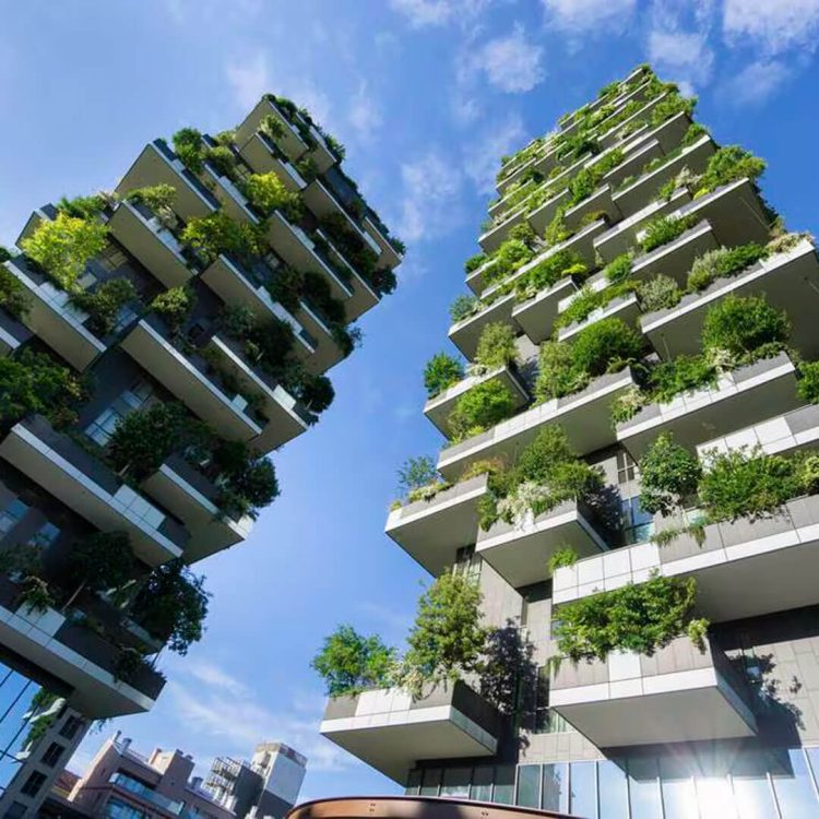 Bosco Verticale (Italia): Este complejo residencial en Milán integra vegetación en todas sus fachadas, mejorando la calidad del aire y reduciendo el impacto urbano.